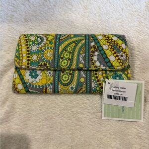 Vera Bradley Yellow Teal Paisley Gallery Wallet in Lemon Parfait pattern